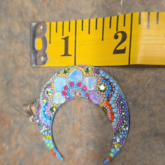 925 Sterling Silver Whimsical Crescent Moon Pendant - Picture 3 of 3